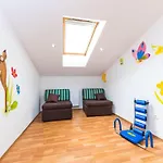 3 Bedroom Gorgeous In Daire Trogir