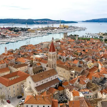 Daire 3 Bedroom Gorgeous In Trogir