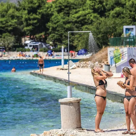 3 Bedroom Gorgeous In Apartman *